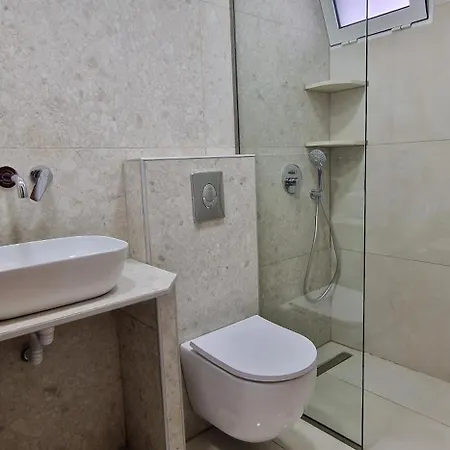 Pagona Фалираки